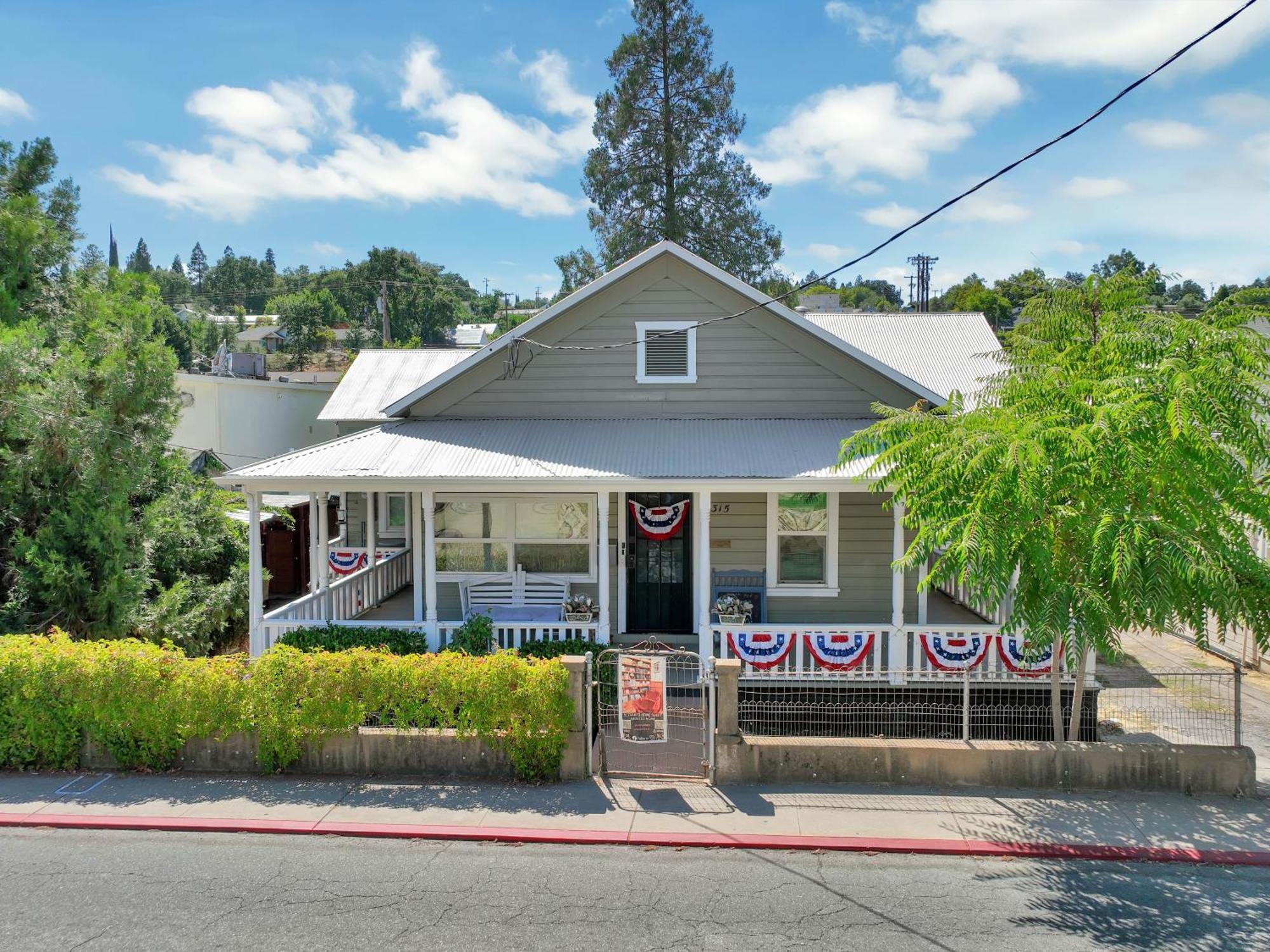Spacious Downtown Jackson Retreat- Historic Hangout Екстер'єр фото